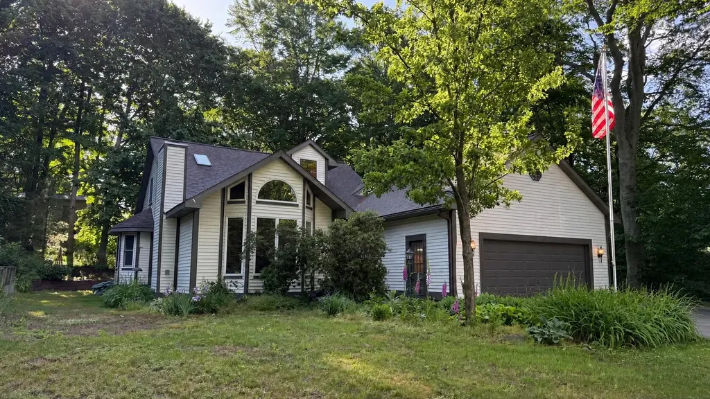 13462 Lakeshore Avenue Grand Haven Charter Township MI 49417