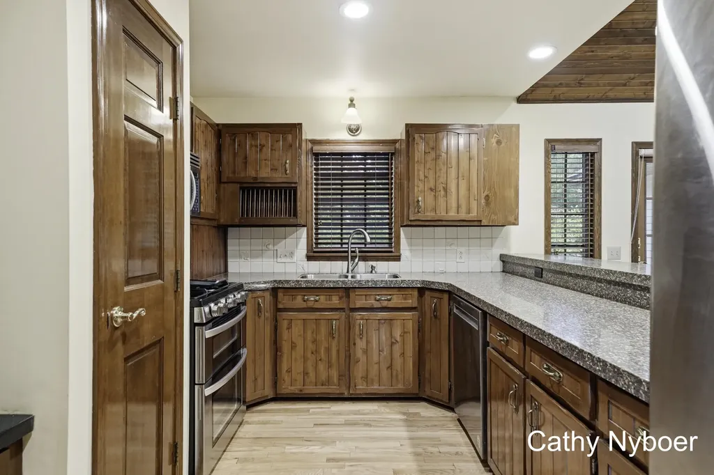 13462 Lakeshore Avenue Grand Haven Charter Township MI 49417