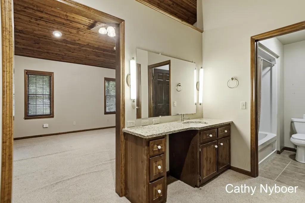 13462 Lakeshore Avenue Grand Haven Charter Township MI 49417