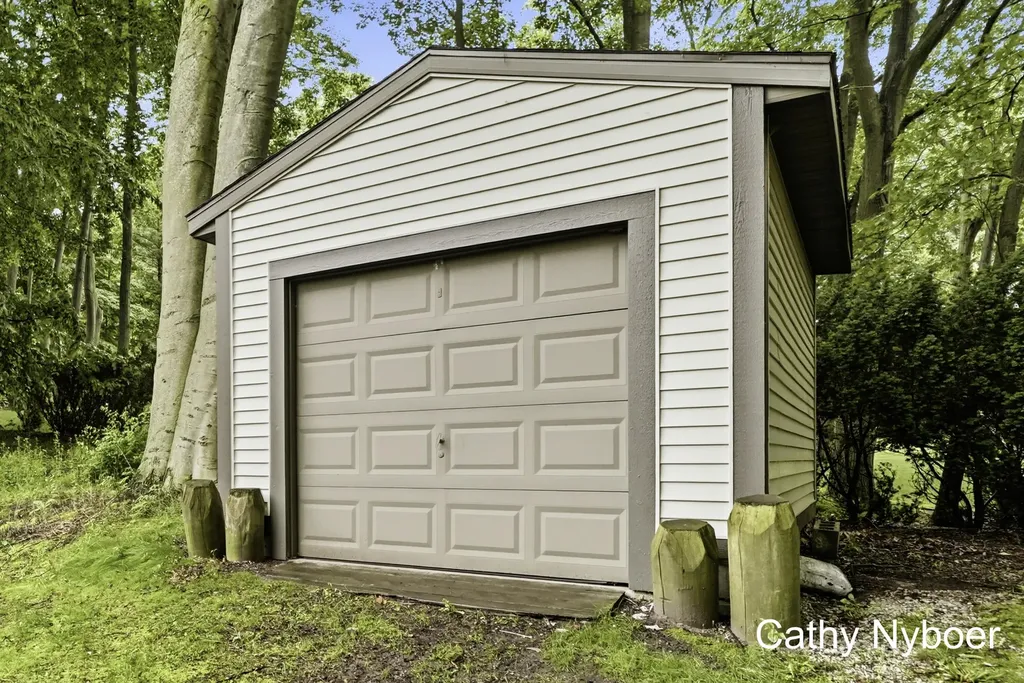 13462 Lakeshore Avenue Grand Haven Charter Township MI 49417