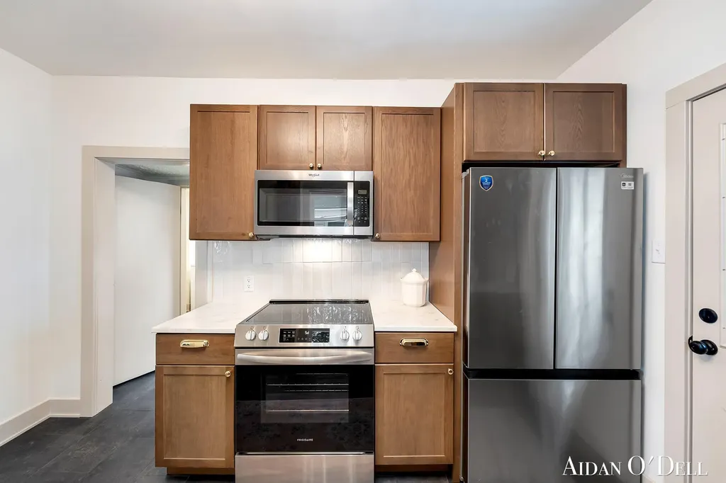 1050 Broadway Avenue NW Grand Rapids City MI 49504