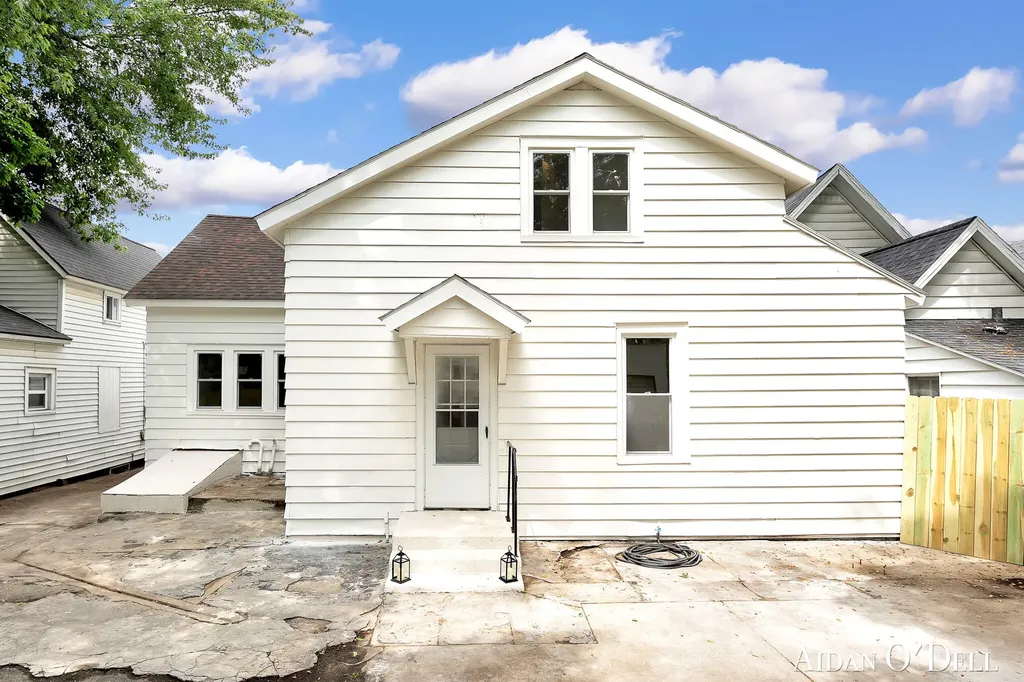 1050 Broadway Avenue NW Grand Rapids City MI 49504
