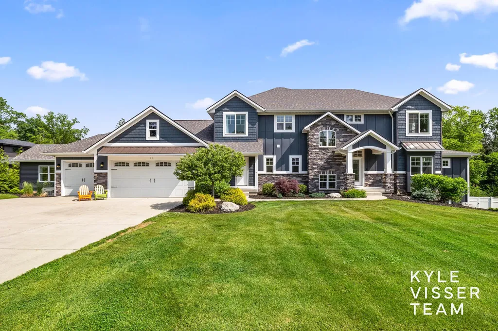 69 Lakeside Drive SE Grand Rapids Charter Township MI 49506
