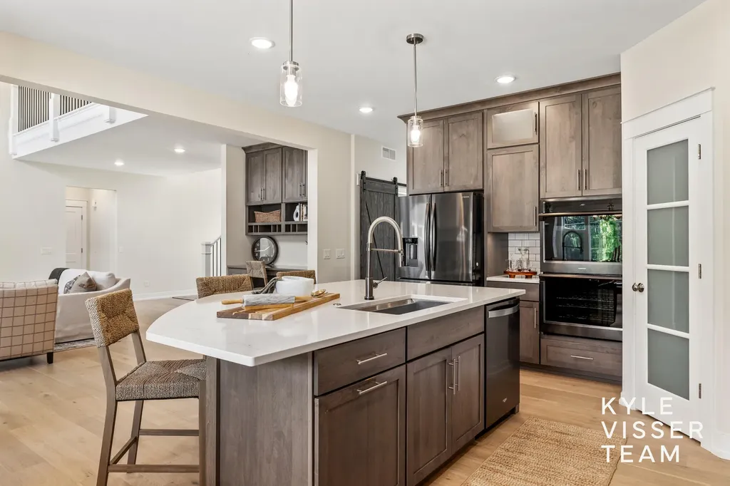 69 Lakeside Drive SE Grand Rapids Charter Township MI 49506