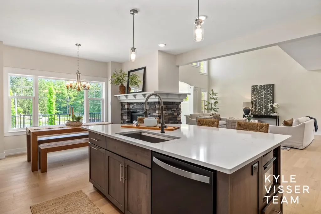 69 Lakeside Drive SE Grand Rapids Charter Township MI 49506