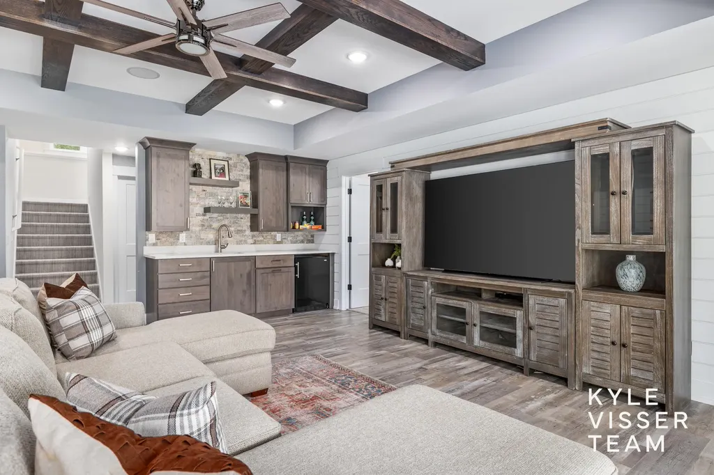 69 Lakeside Drive SE Grand Rapids Charter Township MI 49506