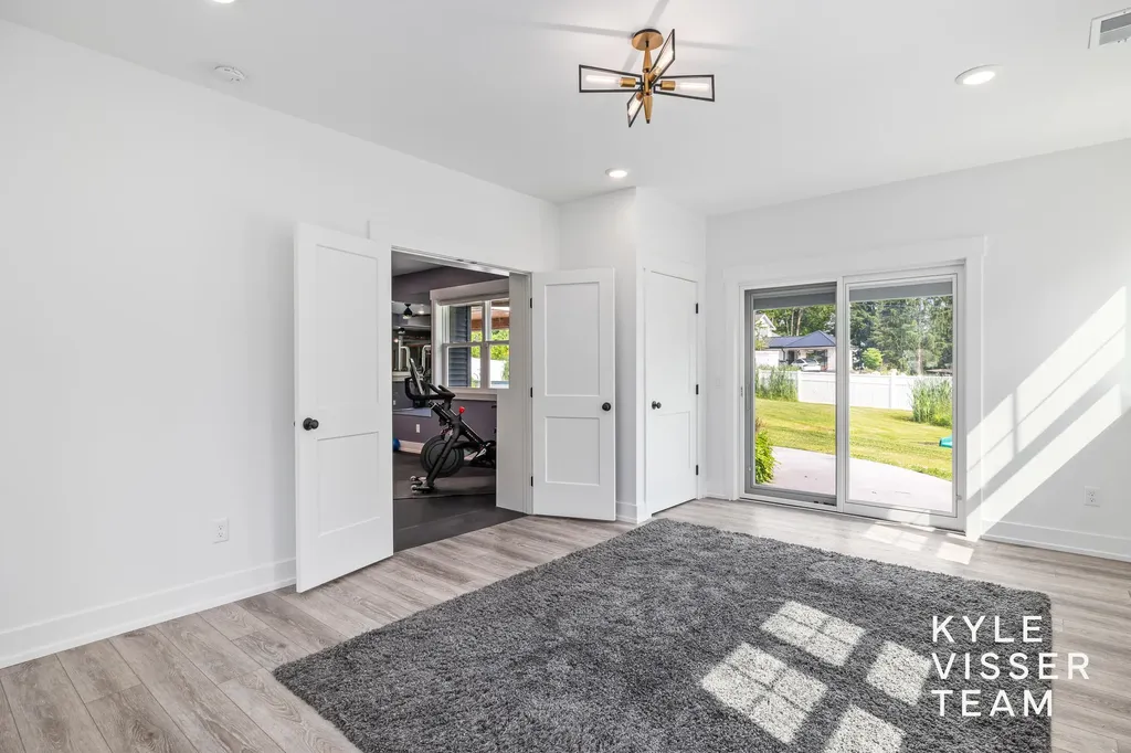 69 Lakeside Drive SE Grand Rapids Charter Township MI 49506