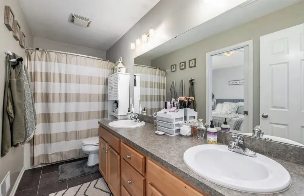 730 Splitrail Avenue NW Grand Rapids City MI 49504