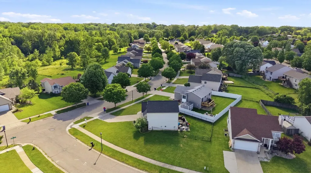 730 Splitrail Avenue NW Grand Rapids City MI 49504