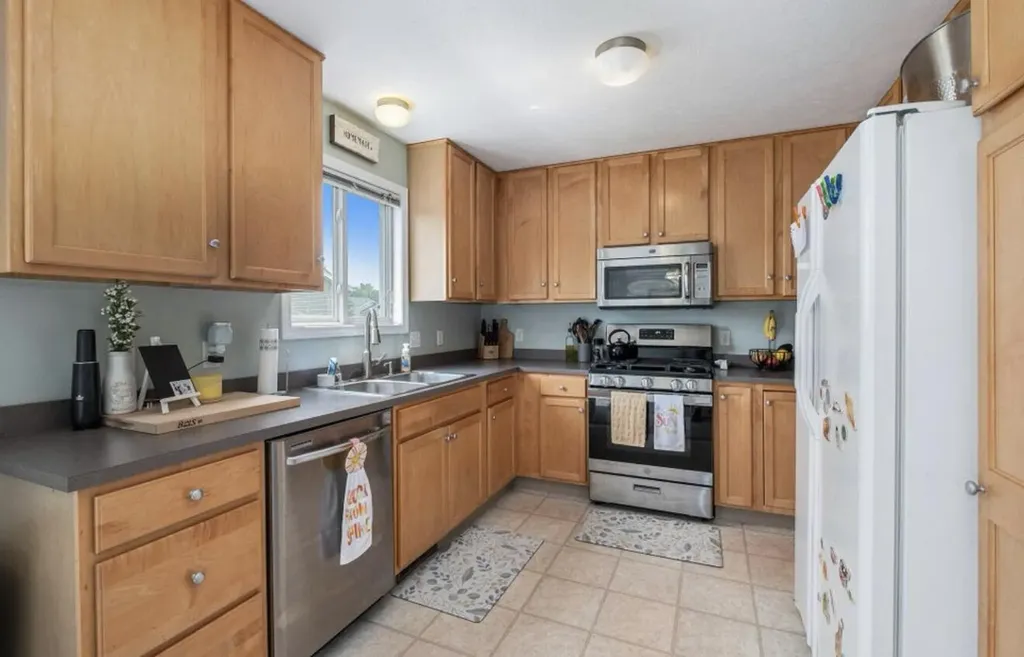 730 Splitrail Avenue NW Grand Rapids City MI 49504
