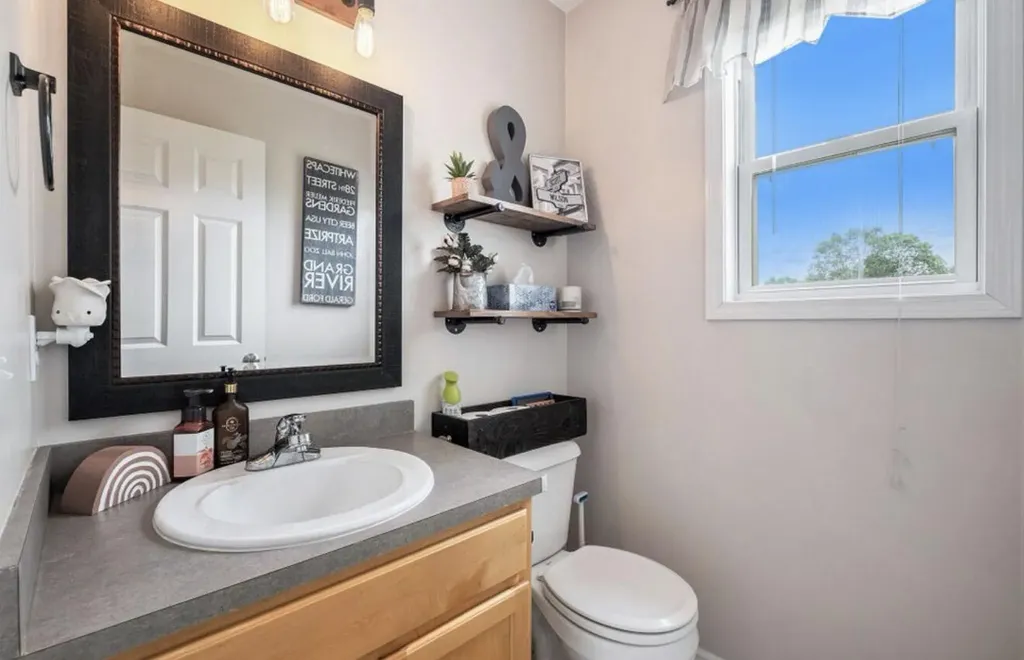 730 Splitrail Avenue NW Grand Rapids City MI 49504