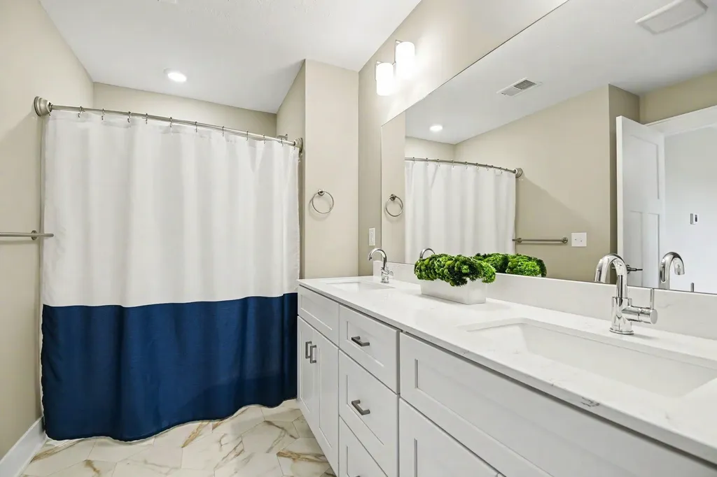 3383 Kings River Street SW Wyoming City MI 49418