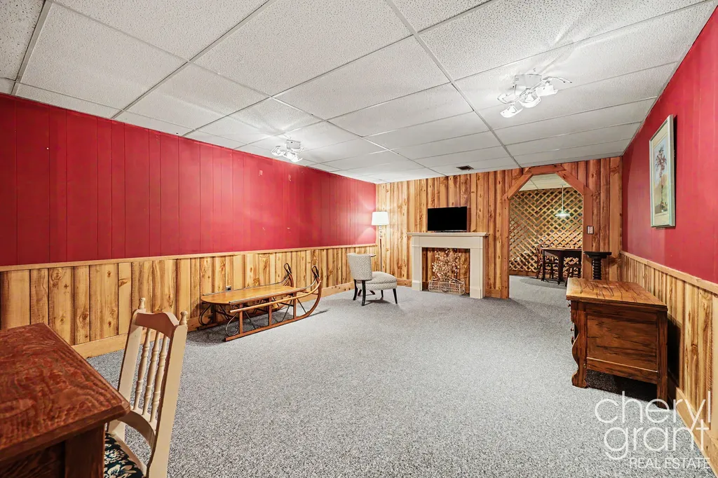 15888 Vinecrest Avenue Spring Lake Township MI 49456