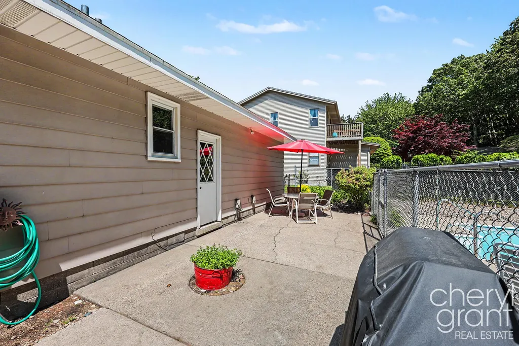 15888 Vinecrest Avenue Spring Lake Township MI 49456