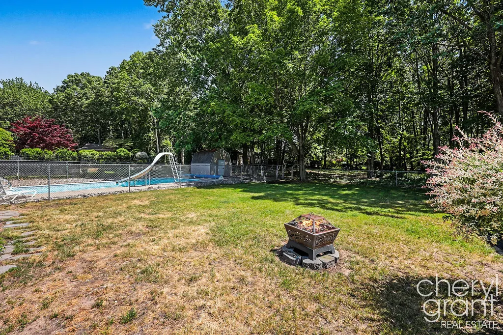 15888 Vinecrest Avenue Spring Lake Township MI 49456