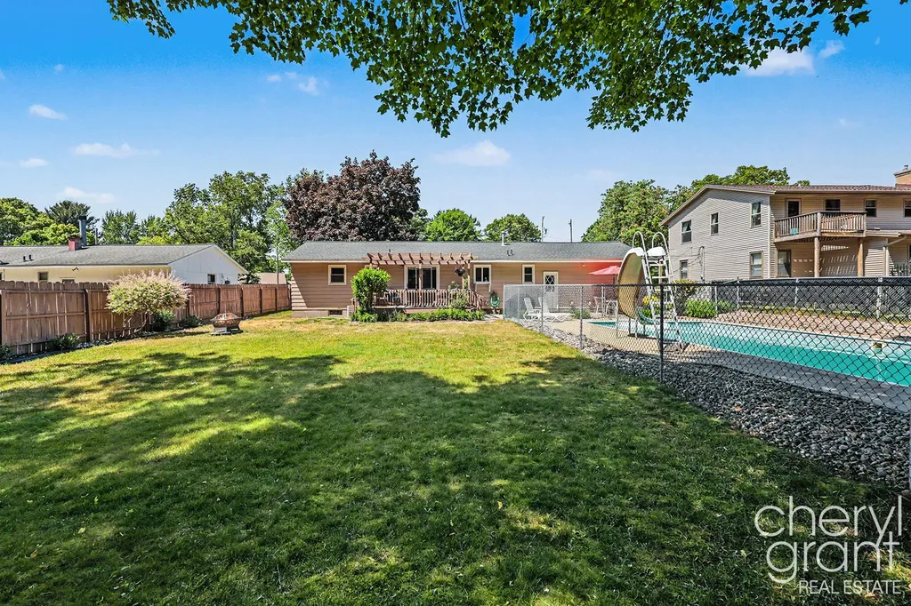 15888 Vinecrest Avenue Spring Lake Township MI 49456