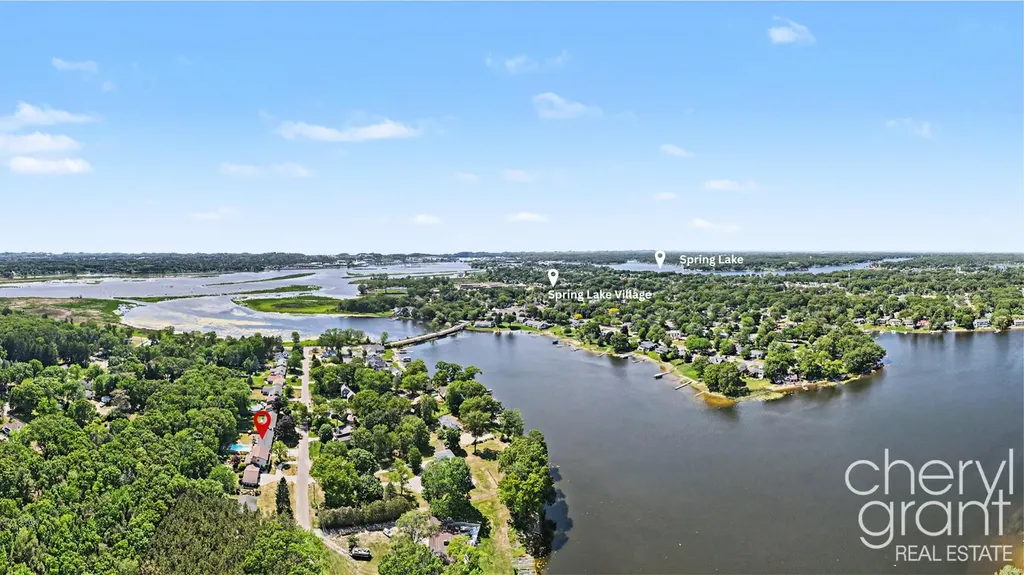 15888 Vinecrest Avenue Spring Lake Township MI 49456