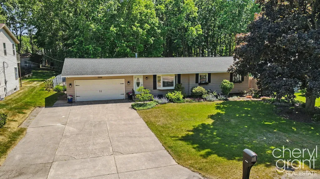 15888 Vinecrest Avenue Spring Lake Township MI 49456