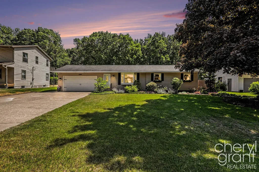 15888 Vinecrest Avenue Spring Lake Township MI 49456