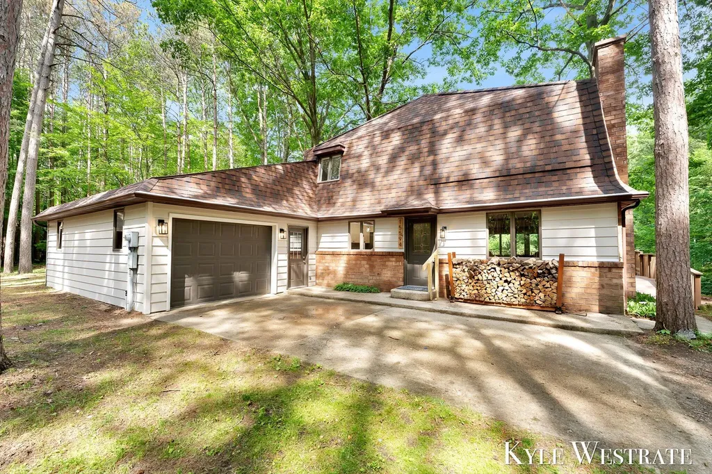 15594 Ritchie Avenue NE Nelson Township MI 49319