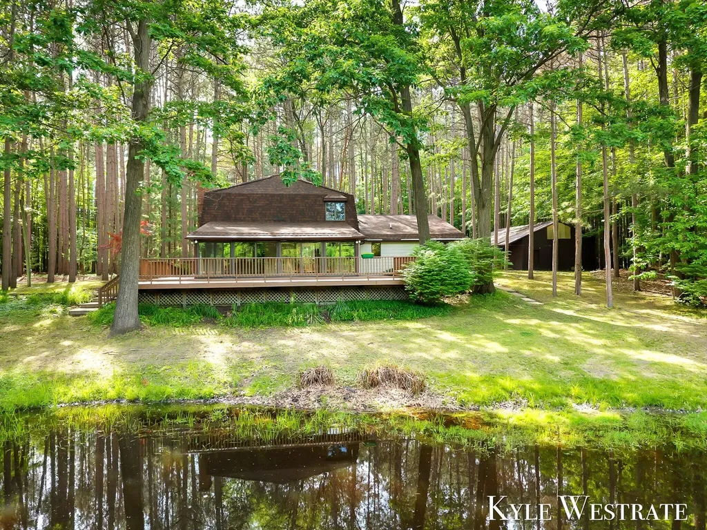 15594 Ritchie Avenue NE Nelson Township MI 49319
