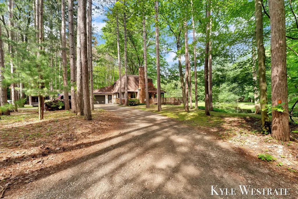 15594 Ritchie Avenue NE Nelson Township MI 49319