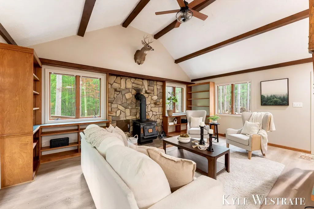 15594 Ritchie Avenue NE Nelson Township MI 49319
