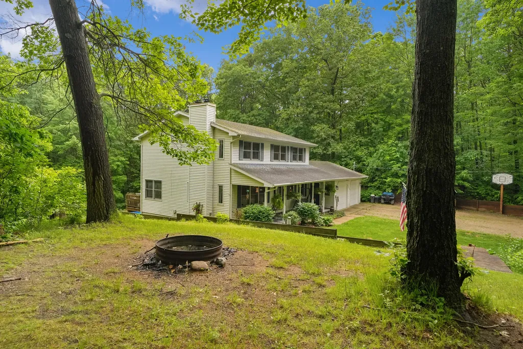 21537 W Kendaville Road Montcalm Township MI 49339