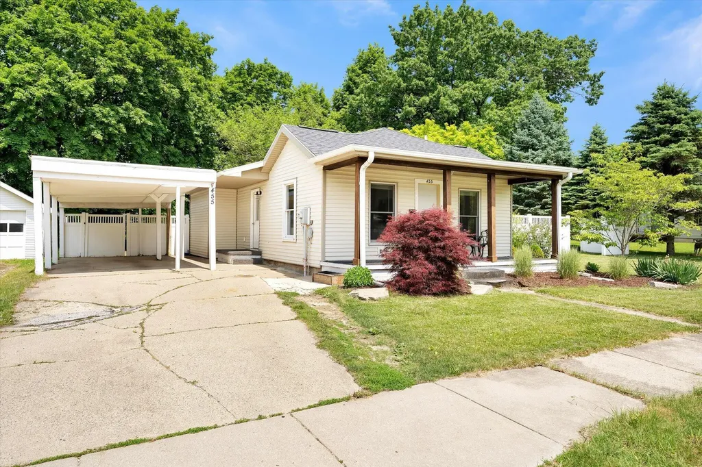 455 Divine Highway Portland City MI 48875