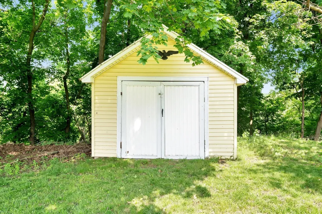 455 Divine Highway Portland City MI 48875
