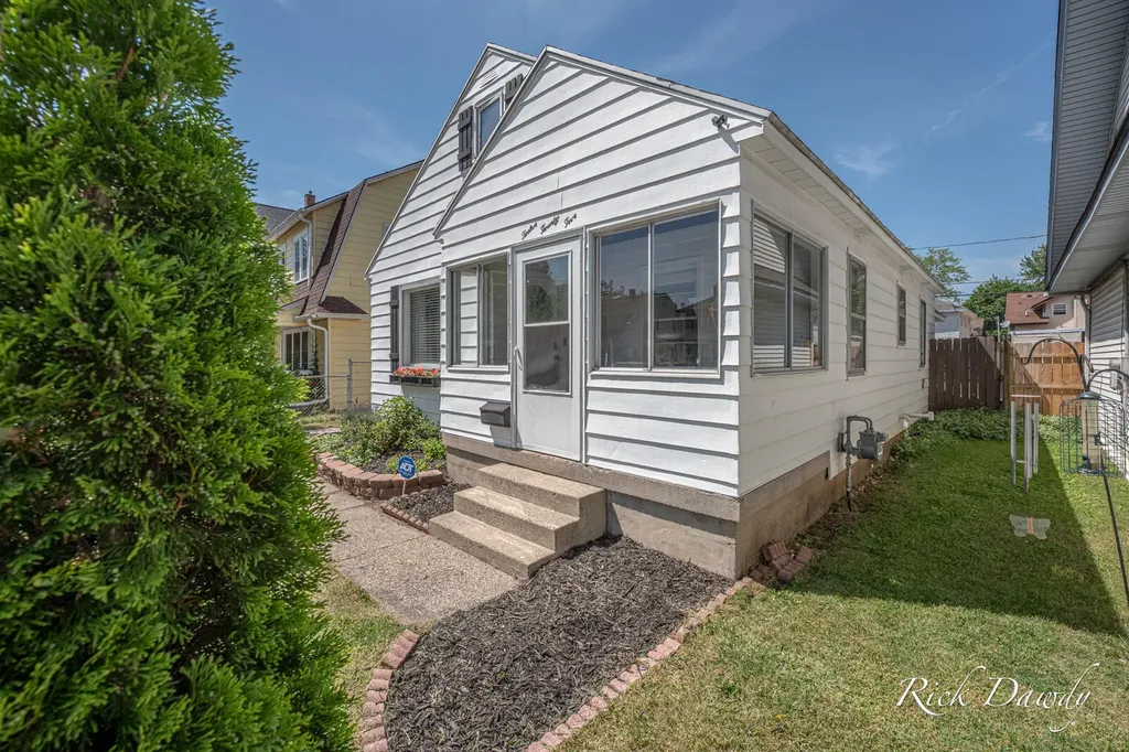 1225 Rathbone Street SW Wyoming City MI 49509
