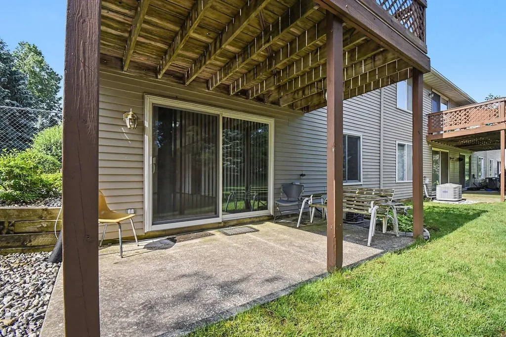 2091 Woodshire Place SE Kentwood City MI 49508