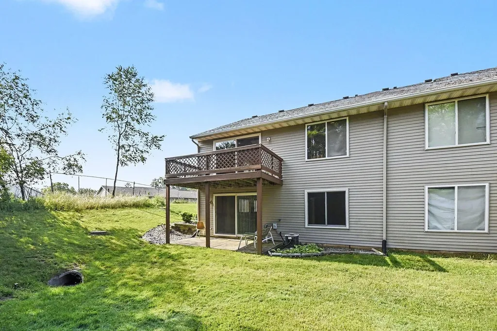 2091 Woodshire Place SE Kentwood City MI 49508