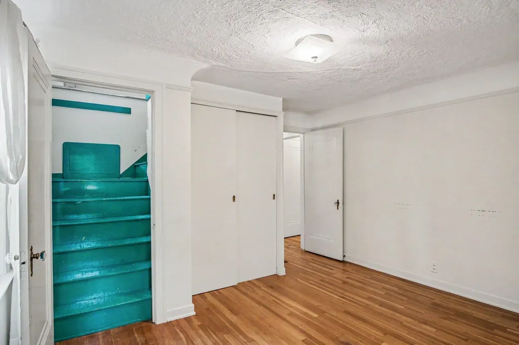 52 Baynton Avenue NE Grand Rapids City MI 49503