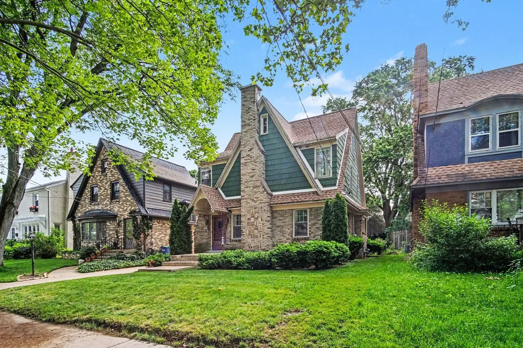 52 Baynton Avenue NE Grand Rapids City MI 49503