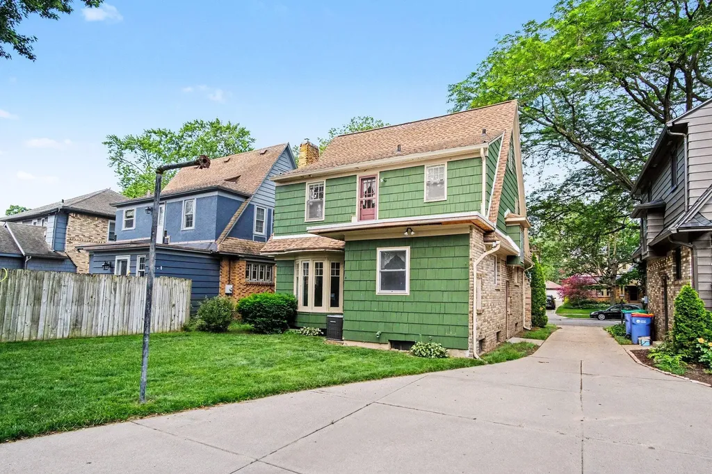 52 Baynton Avenue NE Grand Rapids City MI 49503