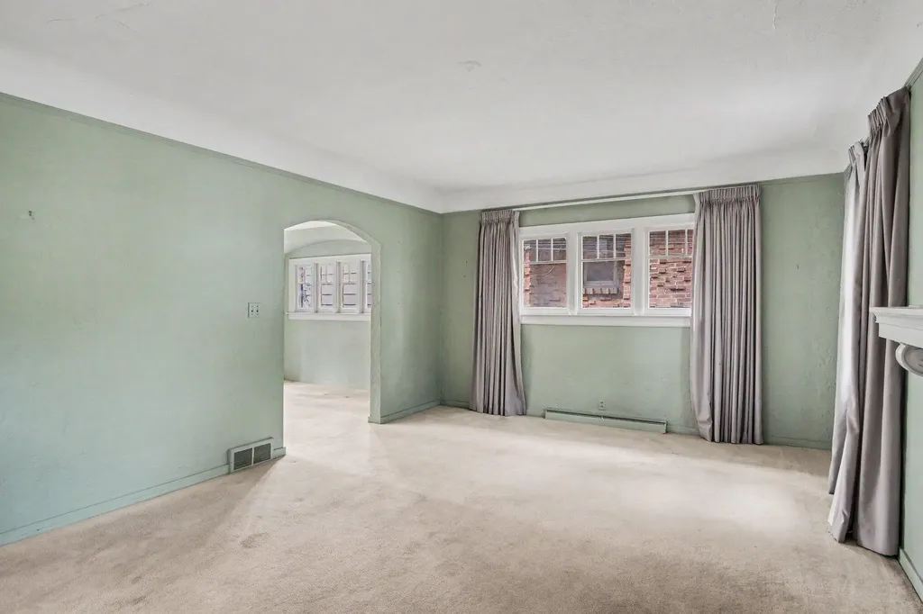 52 Baynton Avenue NE Grand Rapids City MI 49503