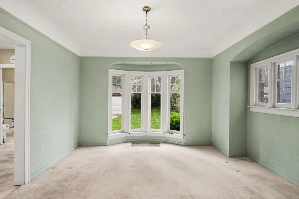 52 Baynton Avenue NE Grand Rapids City MI 49503