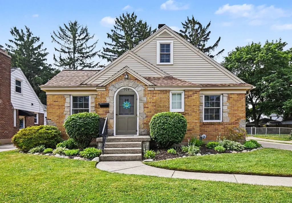 904 Mayhew Wood Drive SE Grand Rapids City MI 49507