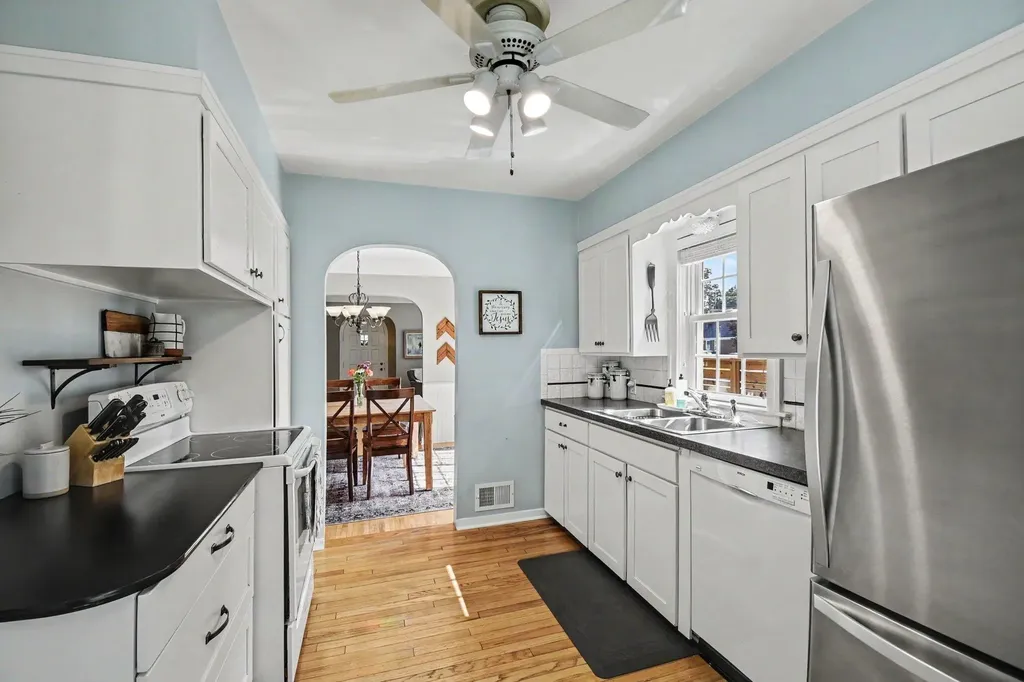 904 Mayhew Wood Drive SE Grand Rapids City MI 49507