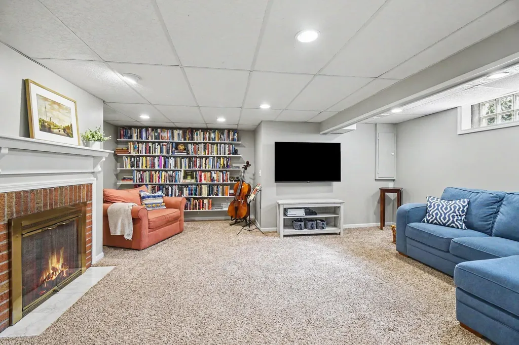904 Mayhew Wood Drive SE Grand Rapids City MI 49507