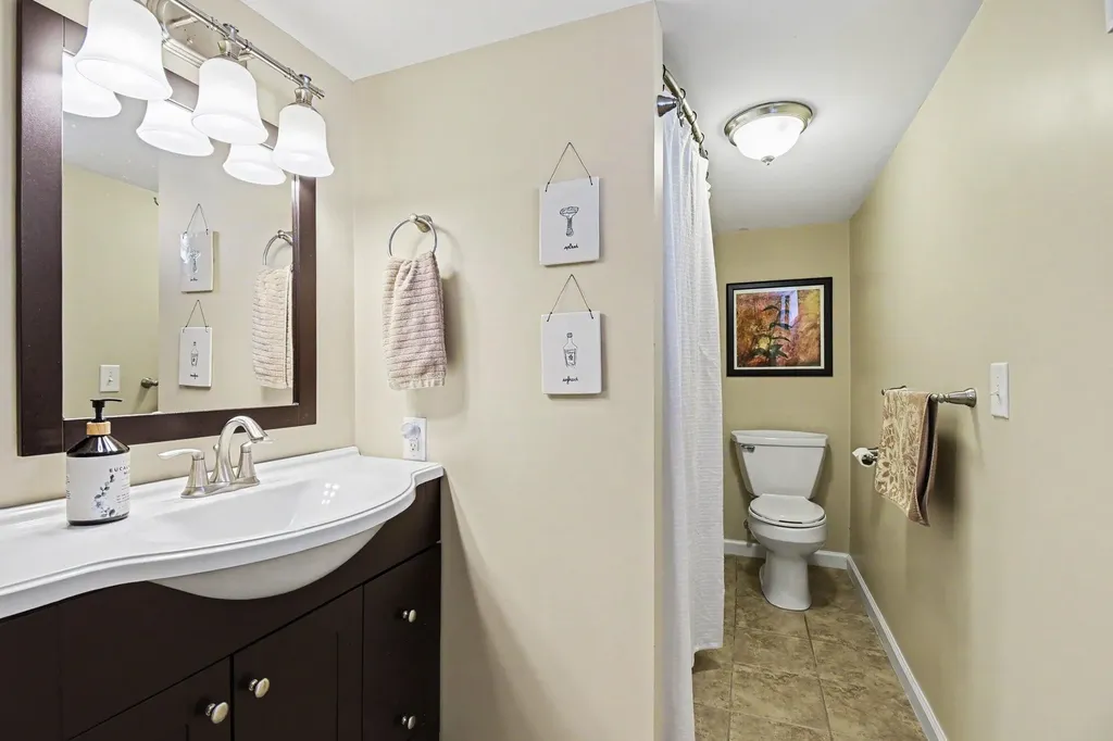 904 Mayhew Wood Drive SE Grand Rapids City MI 49507