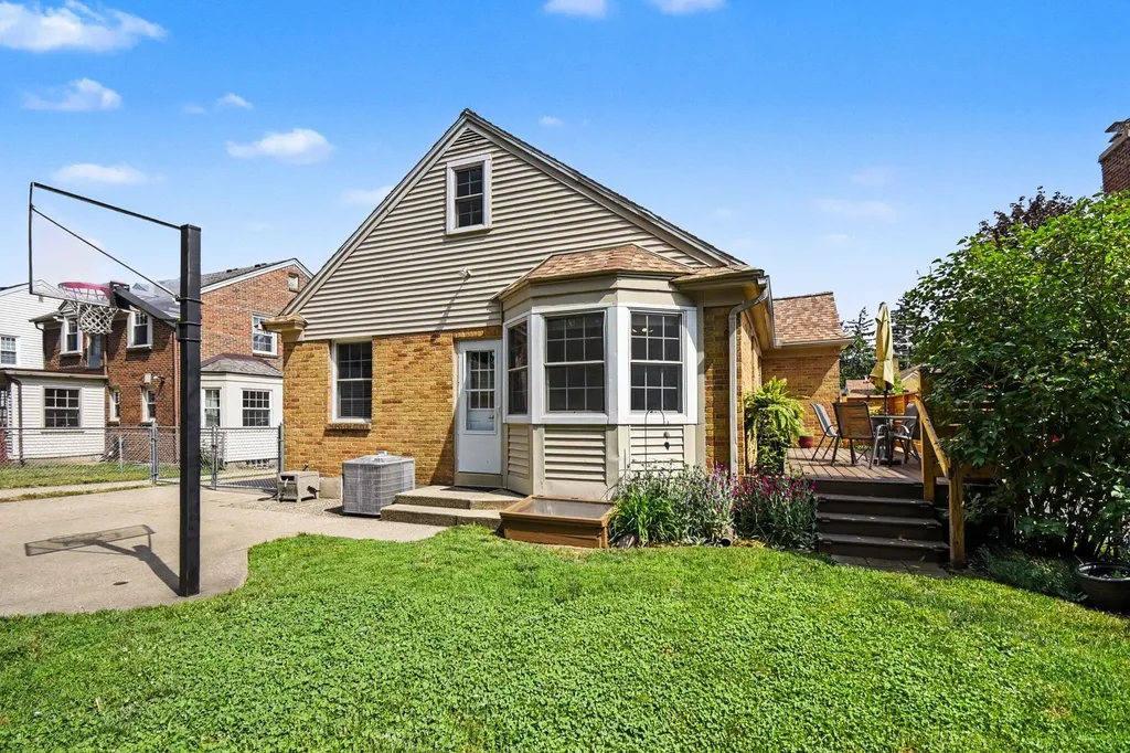 904 Mayhew Wood Drive SE Grand Rapids City MI 49507