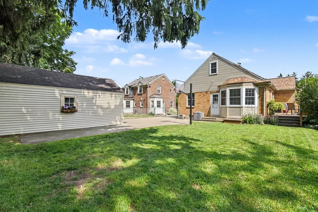 904 Mayhew Wood Drive SE Grand Rapids City MI 49507