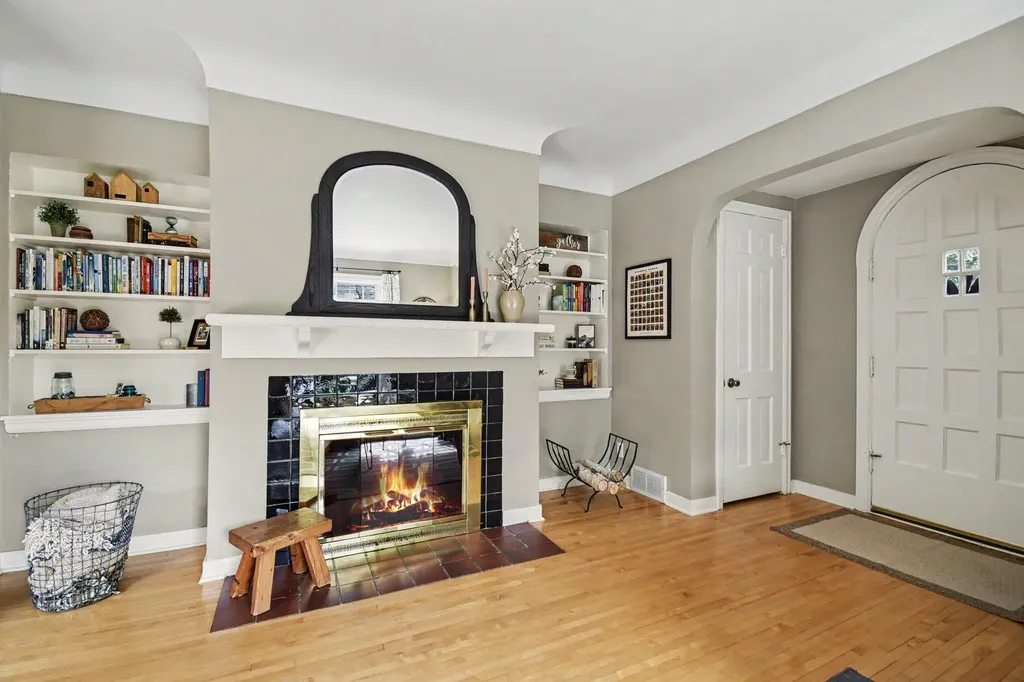 904 Mayhew Wood Drive SE Grand Rapids City MI 49507