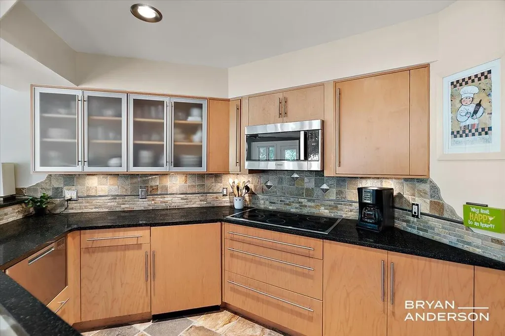 810 S Harbor Drive Grand Haven City MI 49417