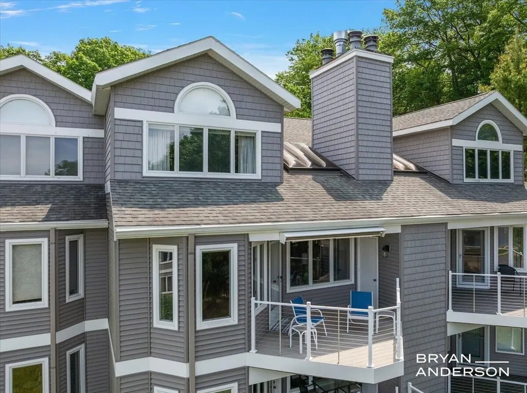 810 S Harbor Drive Grand Haven City MI 49417