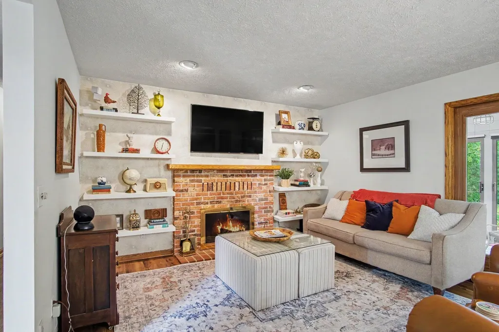1795 Pembroke Street SE Kentwood City MI 49508