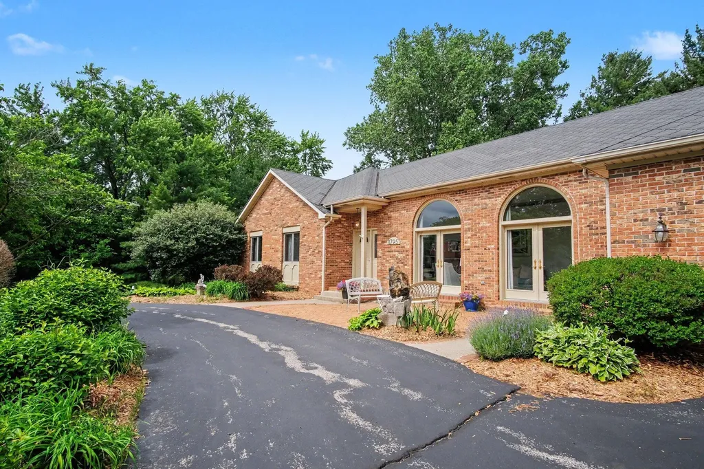 1795 Pembroke Street SE Kentwood City MI 49508
