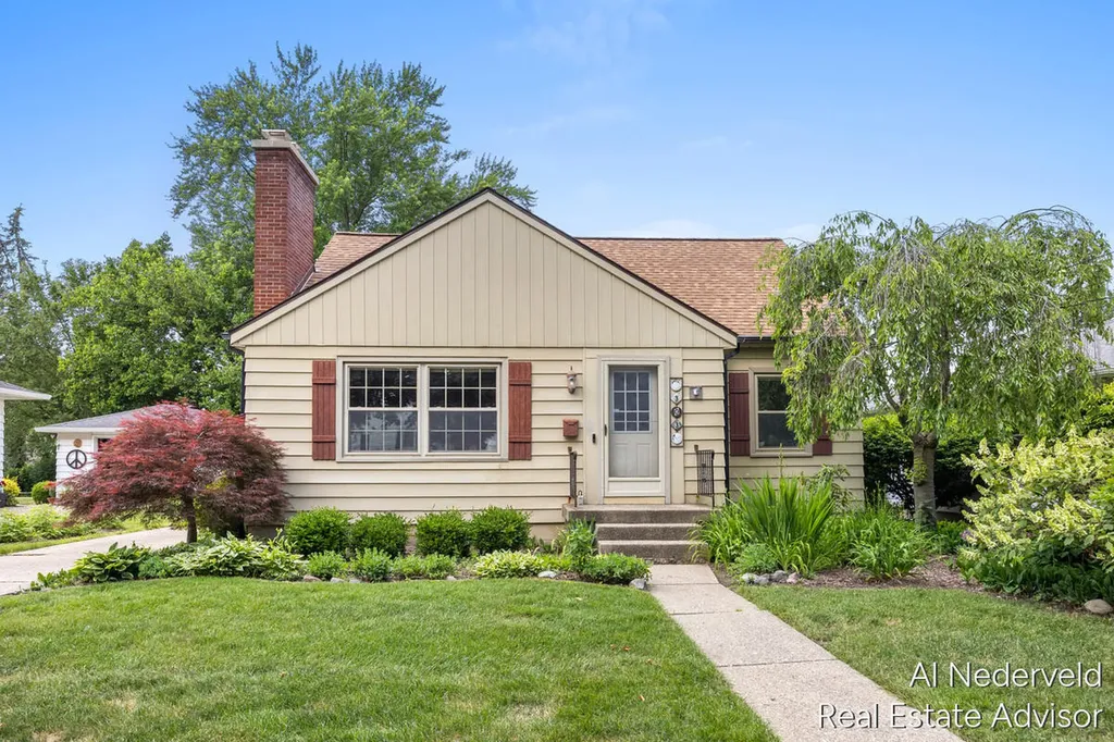303 Wallinwood Avenue NE Grand Rapids City MI 49503